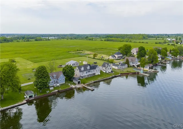 Photo 3 of Single family home for sale at 28008 Stony Point Rd, Cape Vincent, NY 13618 | MLS# S1689721 | Listing updated on 2026-07-31