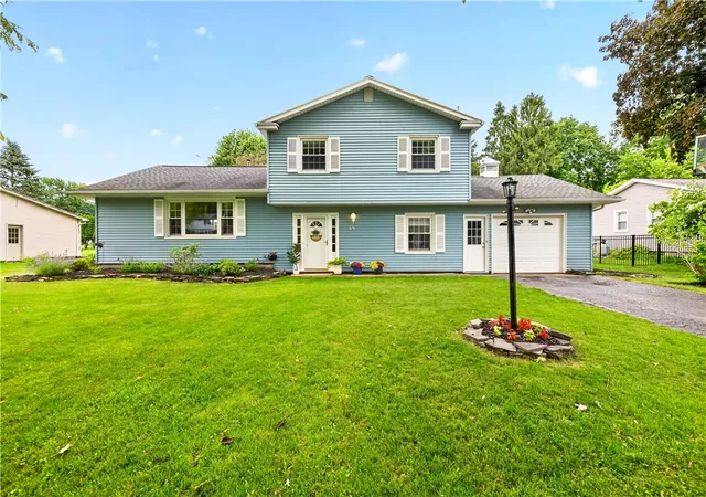 Homes for sale in Perinton, NY | 69 Brentwood Ln, Perinton, NY 14450 | MLS# R1689393