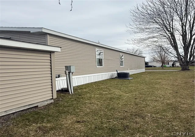 3rd image of 33 Norma Dr, Clinton, NY 13323 | MLS# S1689568