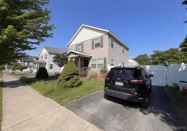2nd image of 1128 West, Utica, NY 13501 | MLS# S1689682