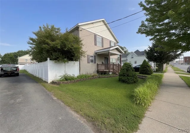 3rd image of 1128 West, Utica, NY 13501 | MLS# S1689682