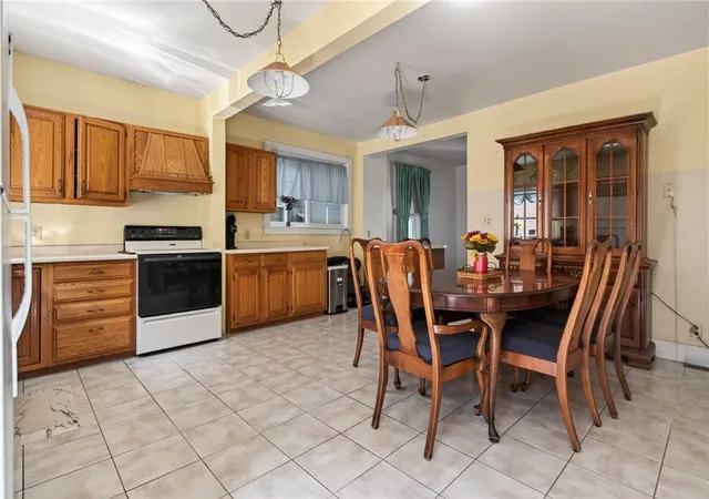 5th image of 9 Pine St, Oneonta, NY 13820 | MLS# R1688721