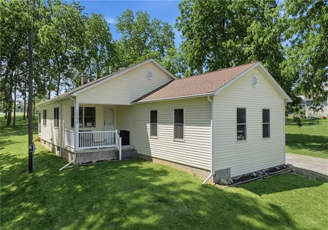 Homes for sale in Phelps, NY | 2094 County Road 6, Phelps, NY 14532 | MLS# R1689662