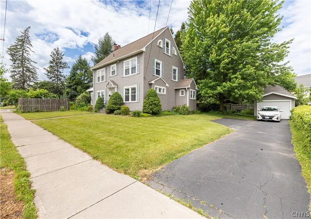 Homes for sale in Syracuse, NY | 822 Glenwood Ave, Syracuse, NY 13207 | MLS# S1689770