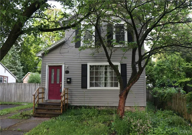 Homes for sale in Manlius, NY | 407 Walnut St, Manlius, NY 13066 | MLS# S1689526