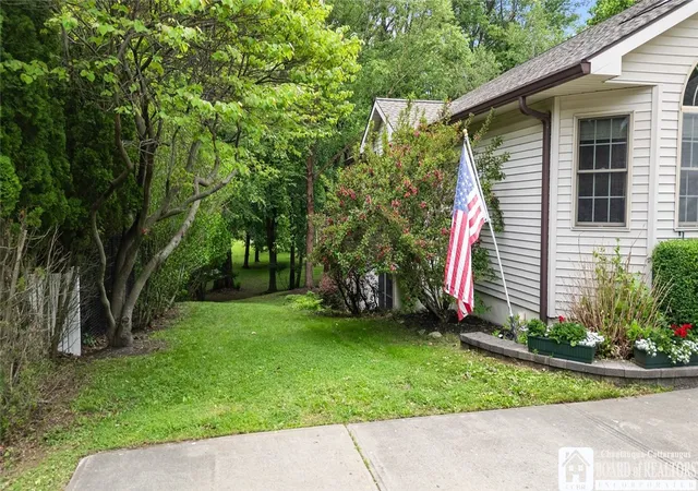 4th image of 315 Chestnut St, Pomfret, NY 14063 | MLS# R1687057
