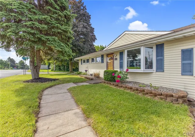 3rd image of 901 7Th North St, Salina, NY 13088 | MLS# S1689321