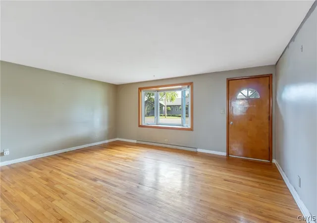4th image of 901 7Th North St, Salina, NY 13088 | MLS# S1689321
