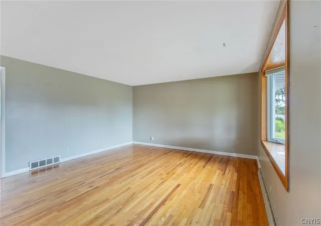 5th image of 901 7Th North St, Salina, NY 13088 | MLS# S1689321