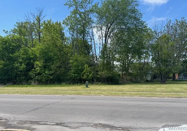 6th image of 356 Continental Dr, Lockport, NY 14094 | MLS# B1669410