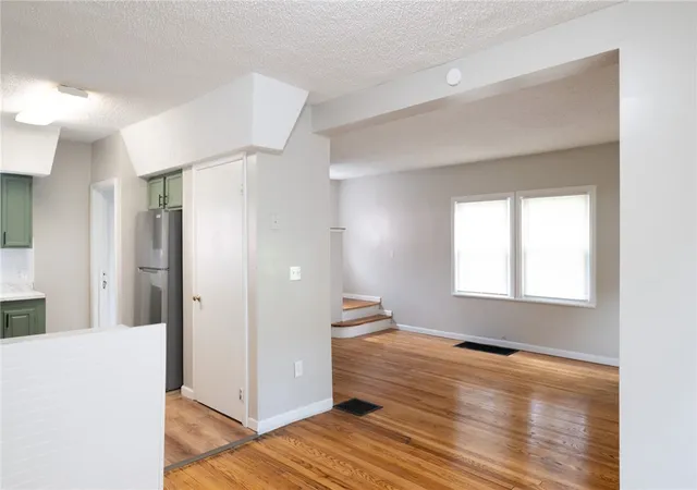 3rd image of 168 Ellicott St, Rochester, NY 14619 | MLS# R1689808
