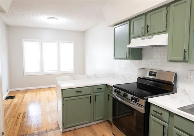 5th image of 168 Ellicott St, Rochester, NY 14619 | MLS# R1689808