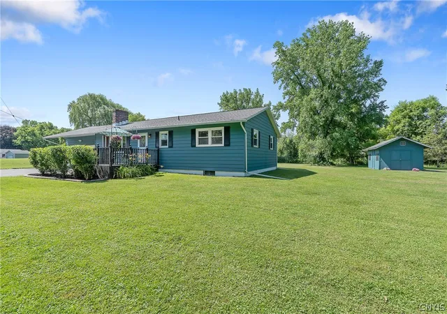 Homes for sale in Camillus, NY | 6305 1/2 Newport Rd, Camillus, NY 13164 | MLS# S1686710