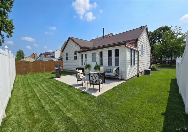 4th image of 1543 Benjamin Dr, Niagara Falls, NY 14304 | MLS# B1689584