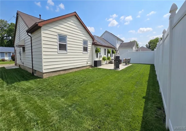 5th image of 1543 Benjamin Dr, Niagara Falls, NY 14304 | MLS# B1689584