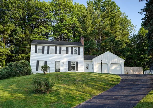 36th image of 44 Kings Lacey, Fairport, NY 14450 | MLS# R1676946