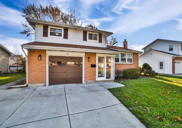 3rd image of 139 Rosewood Dr, West Seneca, NY 14224 | MLS# B1689313