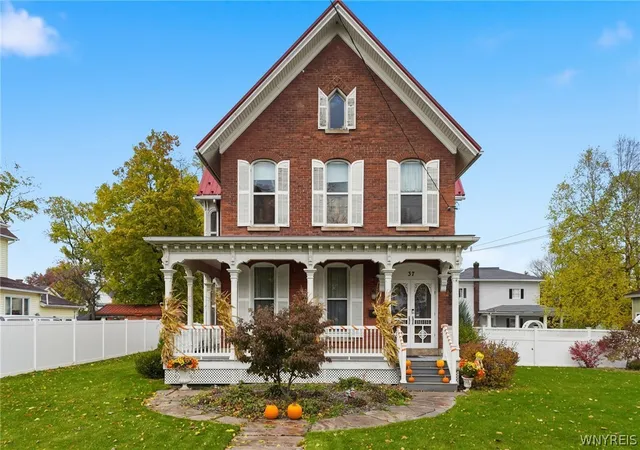 1st image of 37 State St, Royalton, NY 14105 | MLS# B1689452