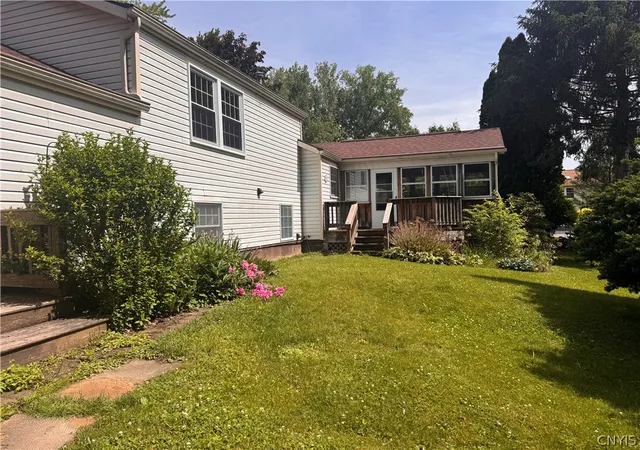 2nd image of 6 Fruitwood Dr, Salina, NY 13090 | MLS# S1689200