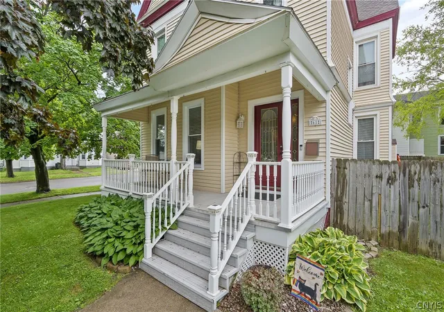 2nd image of 61 W Mohawk St, Oswego, NY 13126 | MLS# S1689885