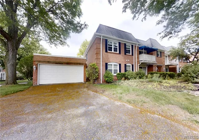 Homes for sale in Amherst, NY | 105 Homer Ln, Amherst, NY 14221 | Houzeo