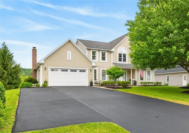 Homes for sale in Perinton, NY | 77 Broadmoor Trl, Perinton, NY 14450 | MLS# R1680108