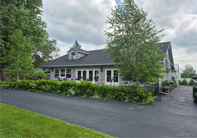 Homes for sale in Clarence, NY | 5525 Old Goodrich Rd, Clarence, NY 14031 | MLS# B1689789