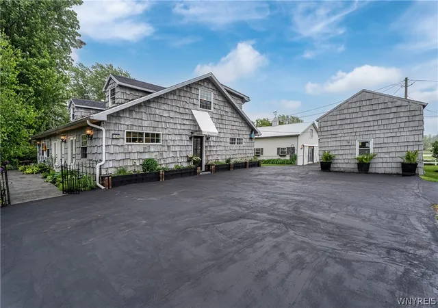 Homes for sale in Clarence, NY | 5525 Old Goodrich Rd, Clarence, NY 14031 | MLS# B1689789