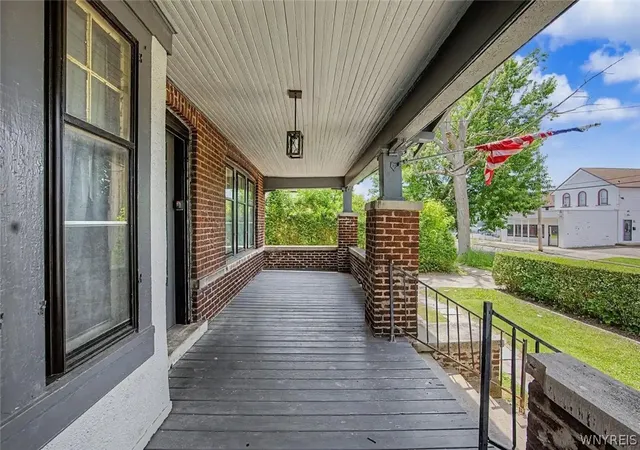 5th image of 1623 10Th St, Niagara Falls, NY 14305 | MLS# B1688088