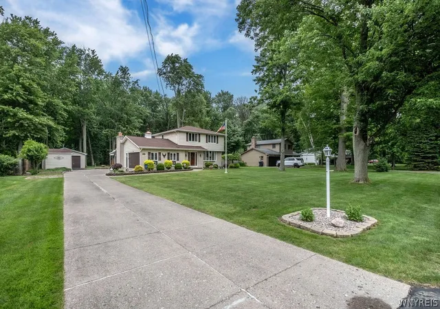 Homes for sale in Grand Island, NY | 1631 Huth Rd, Grand Island, NY 14072 | MLS# B1688859