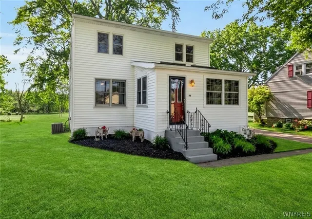 Homes for sale in West Seneca, NY | 84 Westminster Rd, West Seneca, NY 14224 | MLS# B1689353
