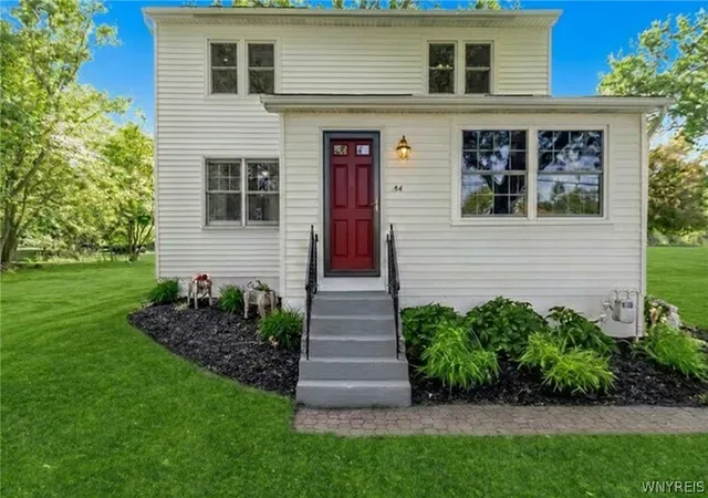Homes for sale in West Seneca, NY | 84 Westminster Rd, West Seneca, NY 14224 | MLS# B1689353