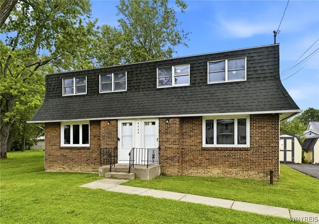 Homes for sale in Hamburg, NY | 4123 Bryant St, Hamburg, NY 14219 | MLS# B1689798