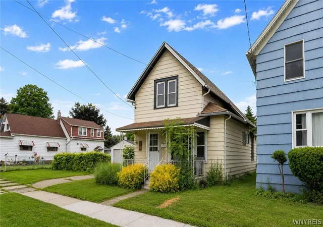 2nd image of 20 6th Ave, North Tonawanda, NY 14120 | MLS# B1689342