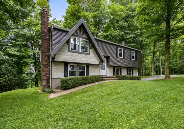 2nd image of 7242 Jackson Hill Rd, Newark, NY 14513 | MLS# R1689819
