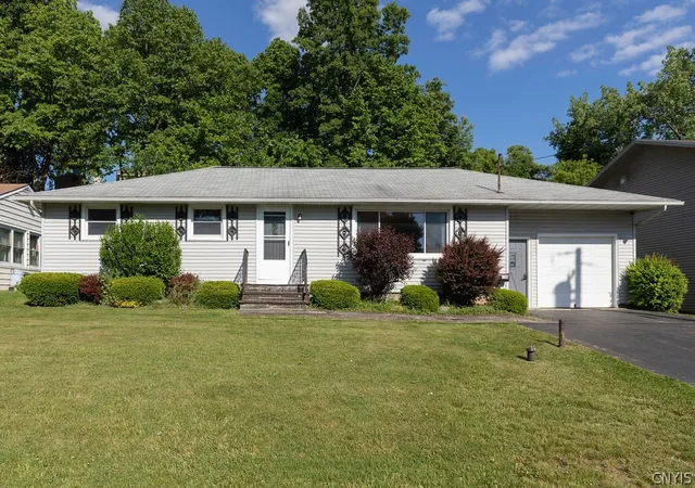 1st image of 115 Plaxdale Rd, Salina, NY 13088 | MLS# S1689312