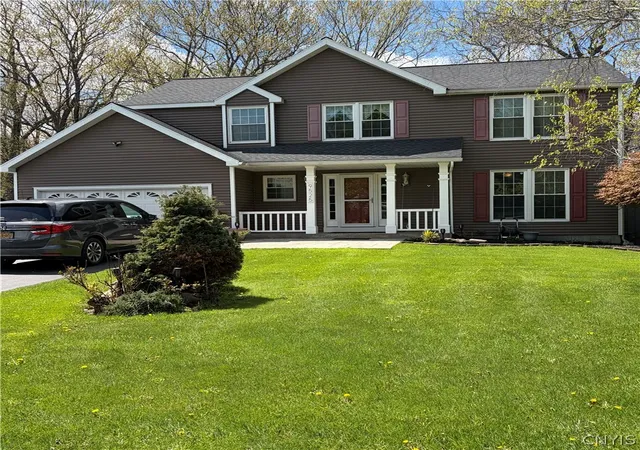 1st image of 9525 Woodlawn Dr, Brewerton, NY 13029 | MLS# S1690000