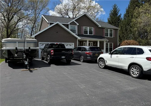 3rd image of 9525 Woodlawn Dr, Brewerton, NY 13029 | MLS# S1690000