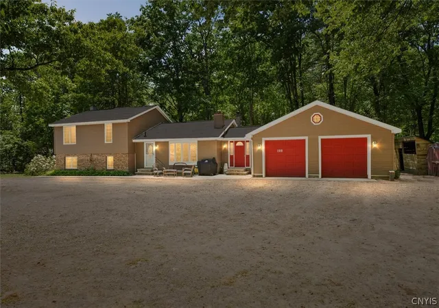 Homes for sale in Annsville, NY | 100 Sarah Dr, Annsville, NY 13471 | MLS# S1689905