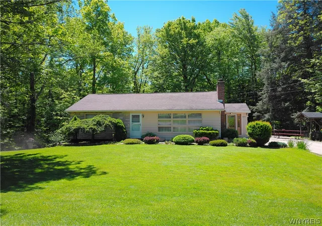 1st image of 6570 Hillside Dr, Orchard Park, NY 14127 | MLS# B1689867