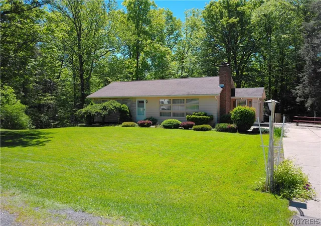 2nd image of 6570 Hillside Dr, Orchard Park, NY 14127 | MLS# B1689867