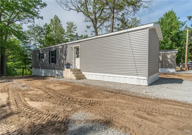 23rd image of 23729 Slate Park Dr, Alexandria Bay, NY 13607 | MLS# S1689901