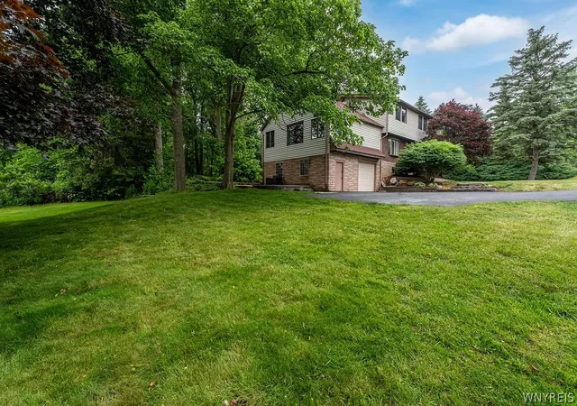 Homes for sale in Alden, NY | 3634 Town Line Rd, Alden, NY 14086 | MLS# B1690036
