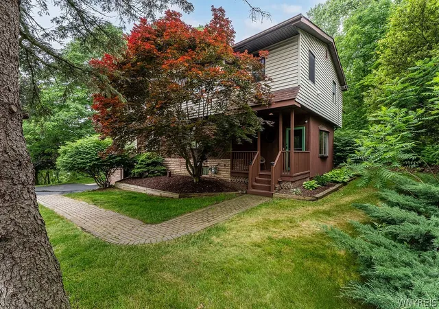 Homes for sale in Alden, NY | 3634 Town Line Rd, Alden, NY 14086 | MLS# B1690036