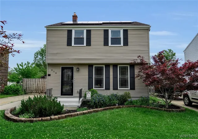 Homes for sale in West Seneca, NY | 210 Woodcrest Dr, West Seneca, NY 14220 | MLS# B1689510