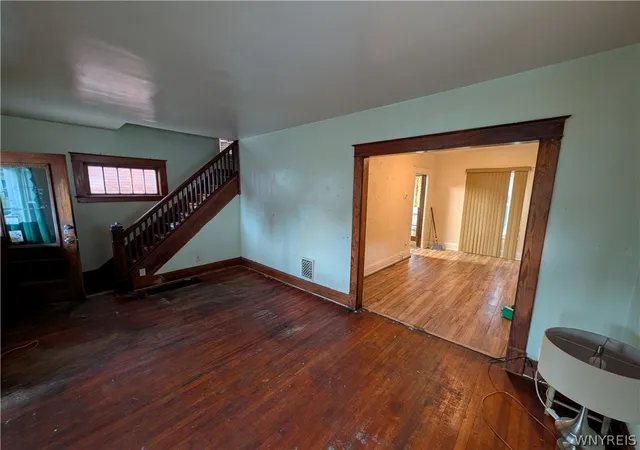 5th image of 752 Spruce Ave, Niagara Falls, NY 14301 | MLS# B1689534
