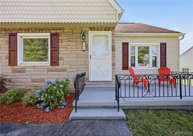 Homes for sale in West Seneca, NY | 51 Hillcrest Dr, West Seneca, NY 14224 | MLS# B1689331