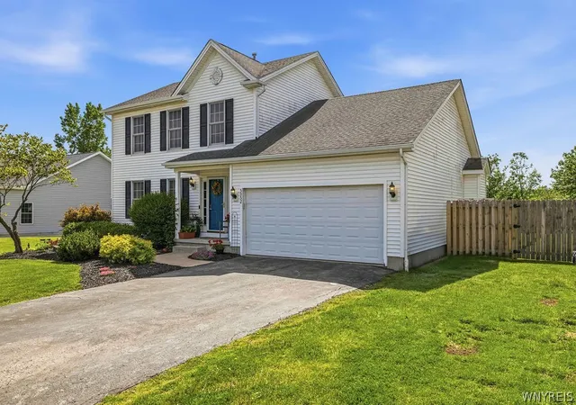 Photo 3 of Sale Pending at 5952 Southwood Dr, Lockport, NY 14094 | MLS# B1690074 | Listing updated on 2026-08-02
