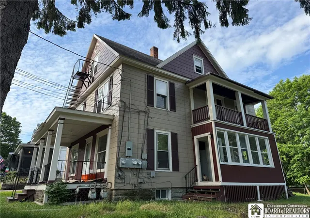 Listing Photo 2 - Condo for sale in building located at 18 Linwood Ave, Jamestown, NY 14701 - Unit #