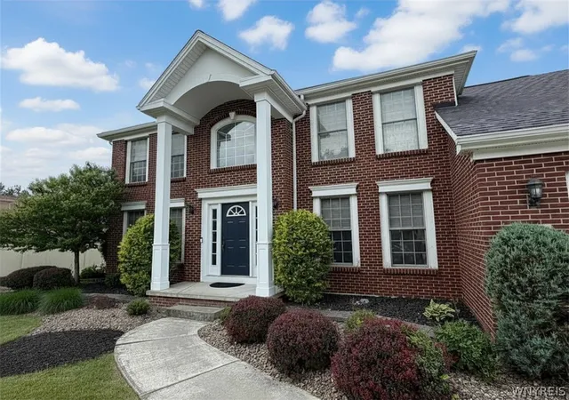 2nd image of 226 San Fernando Ln, East Amherst, NY 14051 | MLS# B1690114